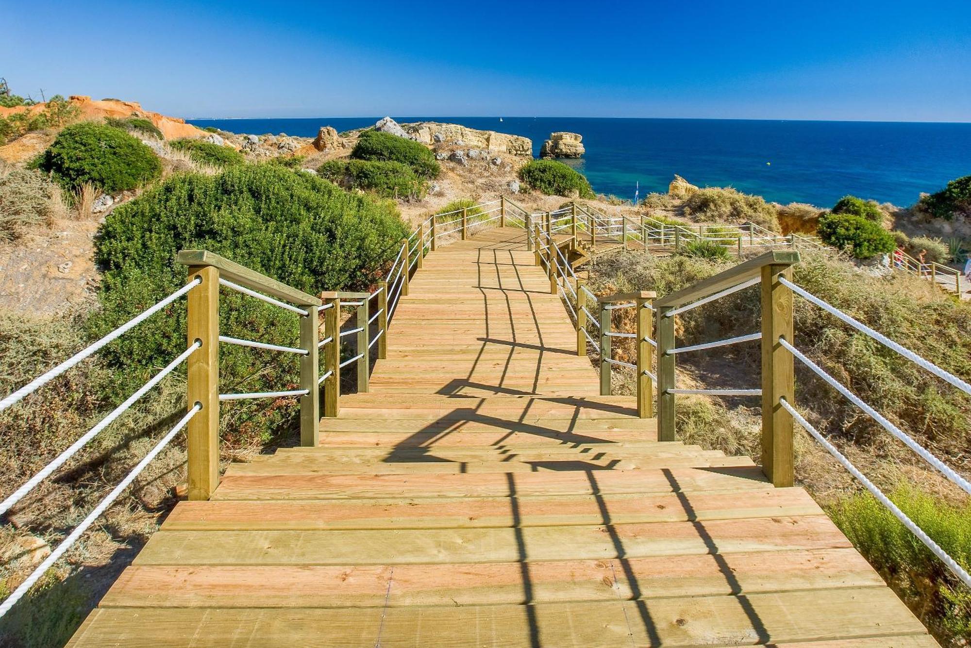 ホテル サン ラファエル アトランティコ アルブフェイラ エクステリア 写真 The staircase to the lighthouse