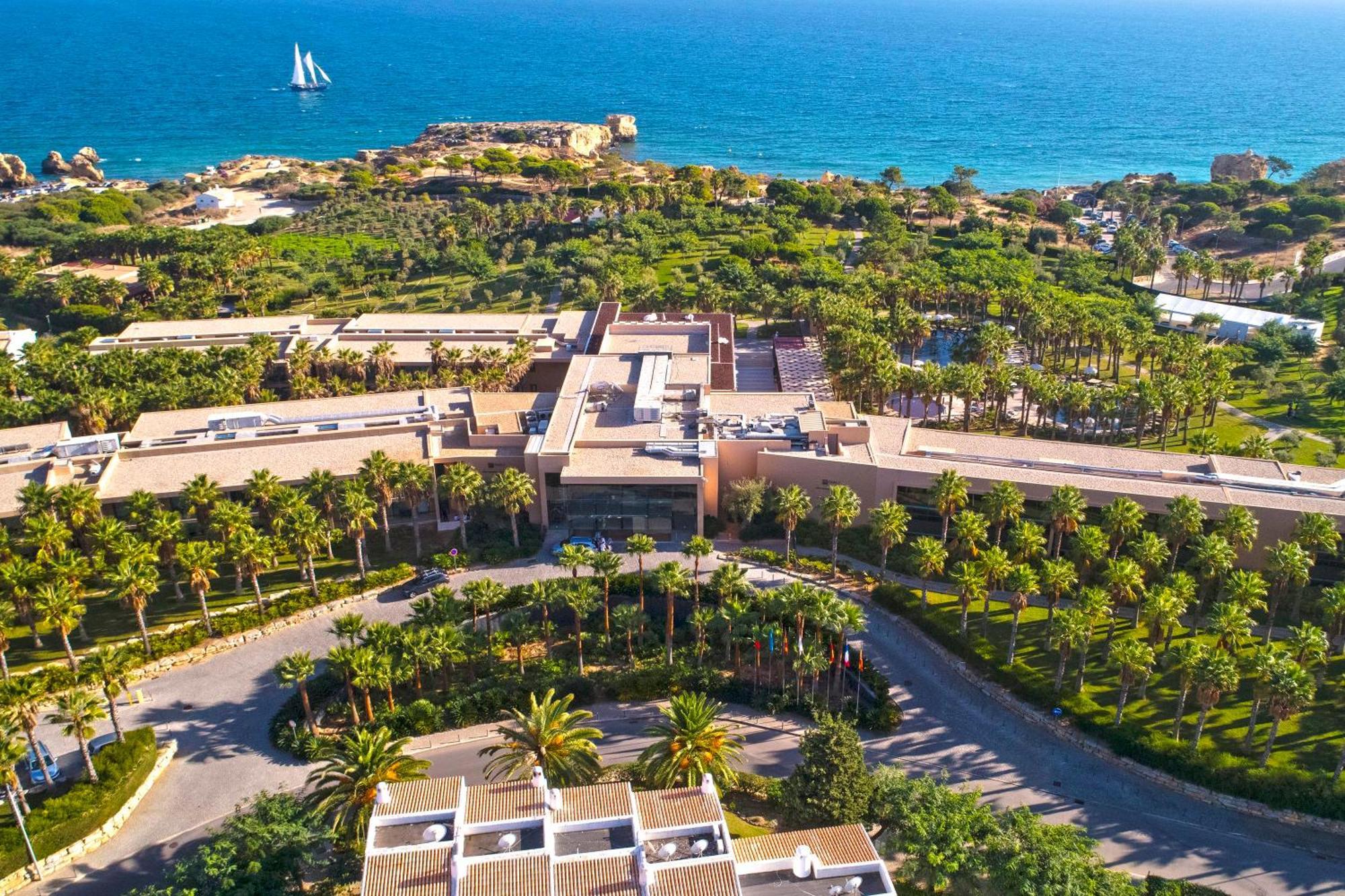 ホテル サン ラファエル アトランティコ アルブフェイラ エクステリア 写真 Aerial view of the hotel